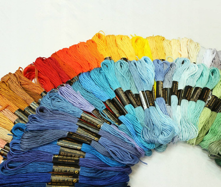 Mulina do haftowania kolorowa 200 szt