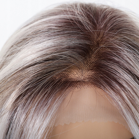 Peruka do ramion lace front platynowa prosta