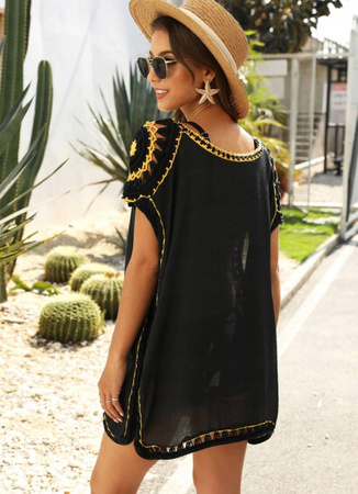 Pareo z haftem na ramionach