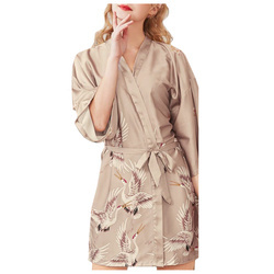 Szlafrok damski satynowy w żurawie