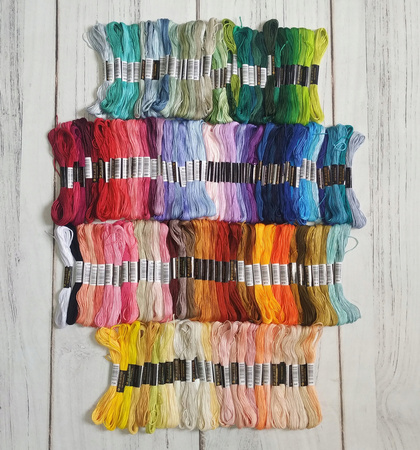 Mulina do haftowania kolorowa 150 szt